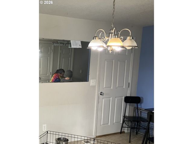 695 MARY Dr, Molalla, OR 97038