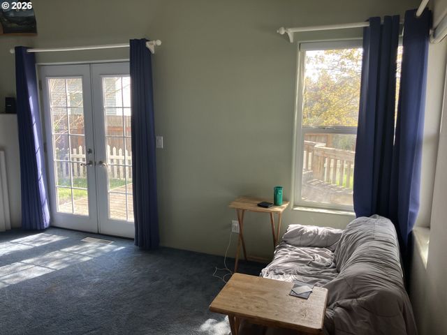 695 MARY Dr, Molalla, OR 97038