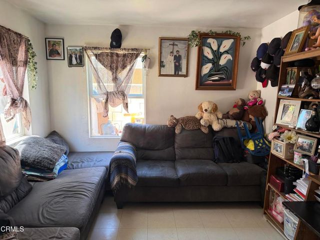 321 Walnut Street, Santa Paula, CA 93060