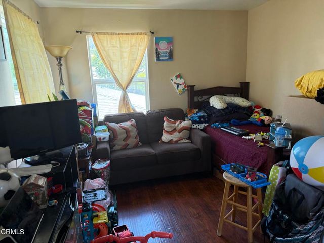 321 Walnut Street, Santa Paula, CA 93060
