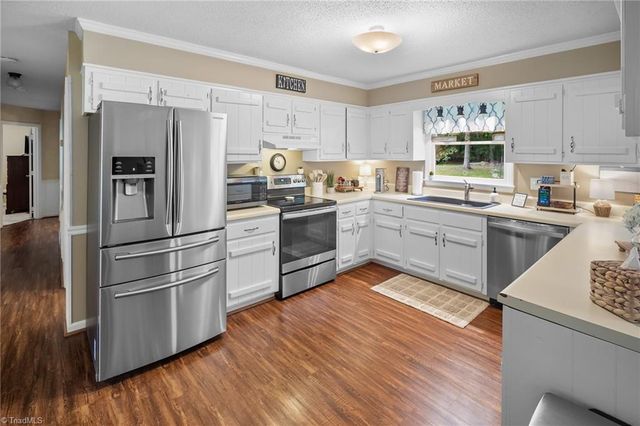 1025 Springwood Lane, Archdale, NC 27263