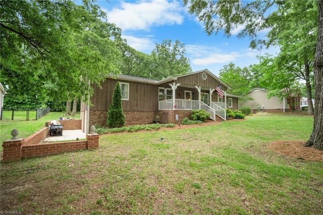 1025 Springwood Lane, Archdale, NC 27263
