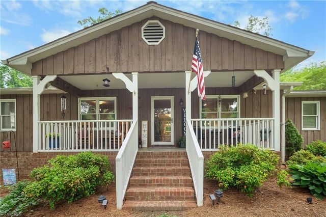 1025 Springwood Lane, Archdale, NC 27263