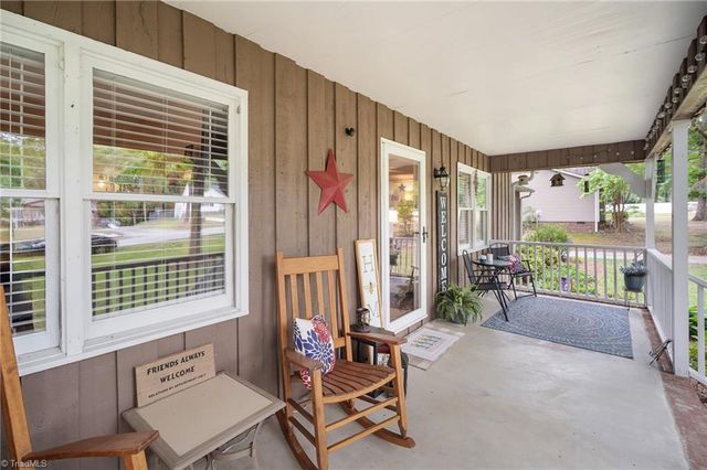 1025 Springwood Lane, Archdale, NC 27263