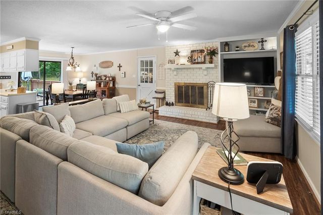 1025 Springwood Lane, Archdale, NC 27263