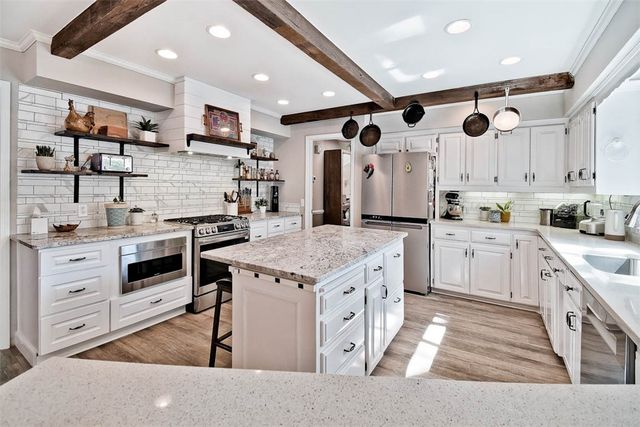 103 S John Lane, Rogers, AR 72756