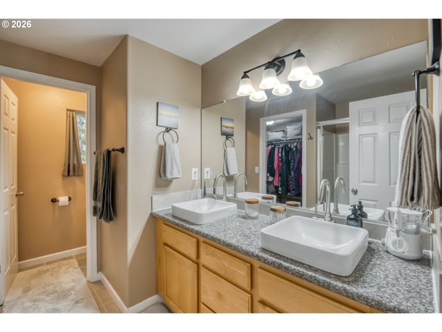 1775 Se LITTLEGEM St, Hillsboro, OR 97123