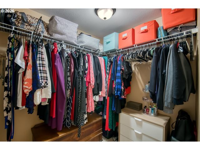 1775 Se LITTLEGEM St, Hillsboro, OR 97123