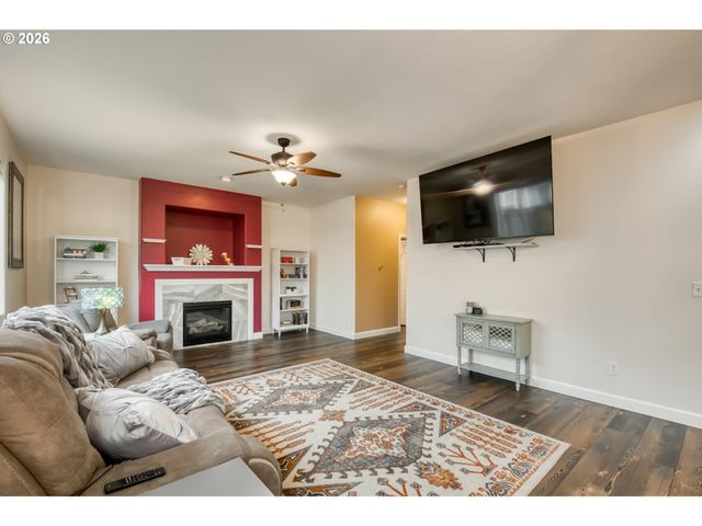 1775 Se LITTLEGEM St, Hillsboro, OR 97123