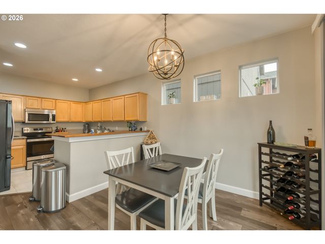 1775 Se LITTLEGEM St, Hillsboro, OR 97123