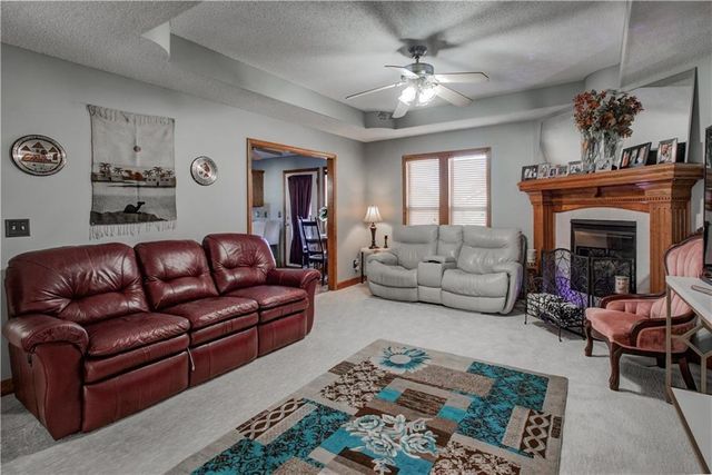 12204 WHITE OAK Street, Peculiar, MO 64078