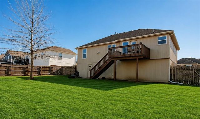 12204 WHITE OAK Street, Peculiar, MO 64078