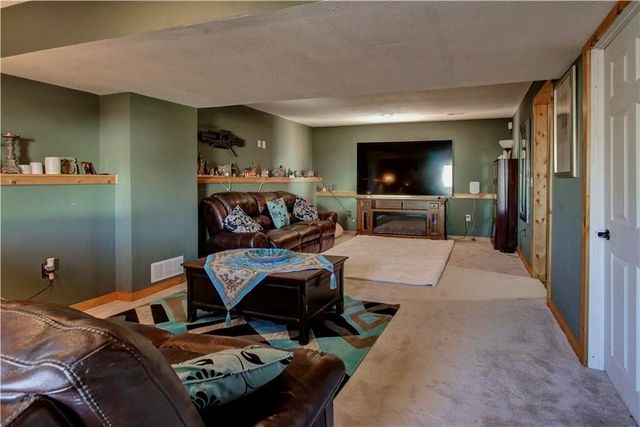 12204 WHITE OAK Street, Peculiar, MO 64078