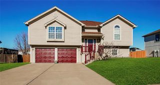 12204 WHITE OAK Street, Peculiar, MO 64078