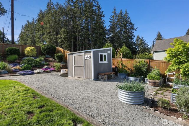 1348 Sunrise Estates Place, Camano Island, WA 98282