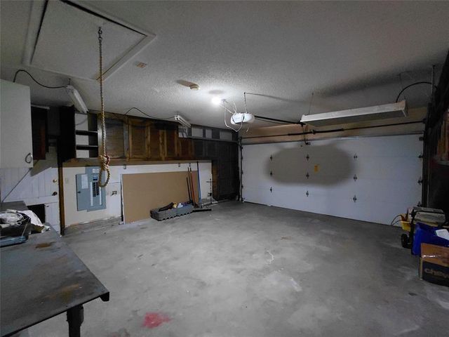 9105 Pebble Lane, Oklahoma City, OK 73132