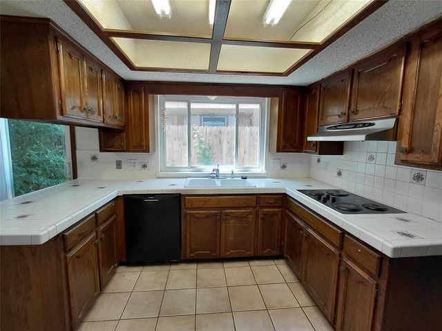 9105 Pebble Lane, Oklahoma City, OK 73132
