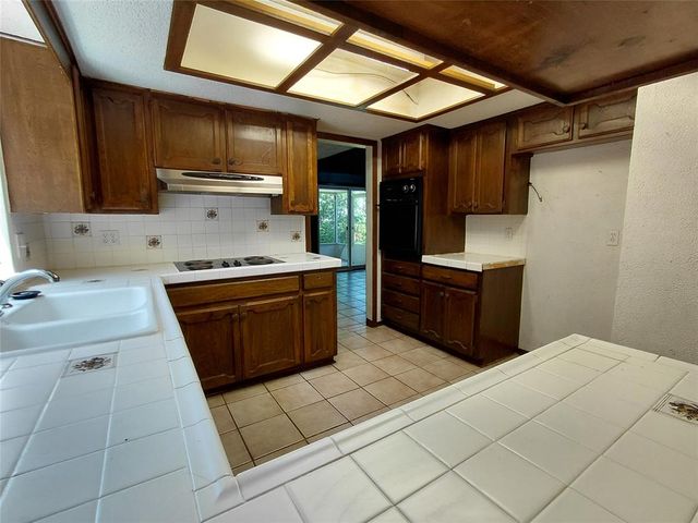 9105 Pebble Lane, Oklahoma City, OK 73132