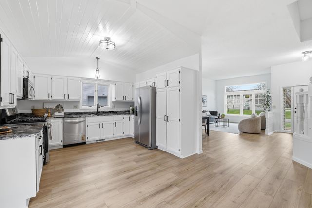 117 117th Avenue NW, Coon Rapids, MN 55448