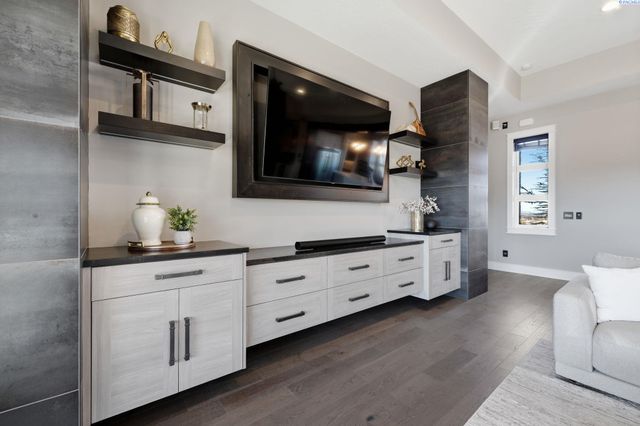 946 Heidel Ct, Richland, WA 99352