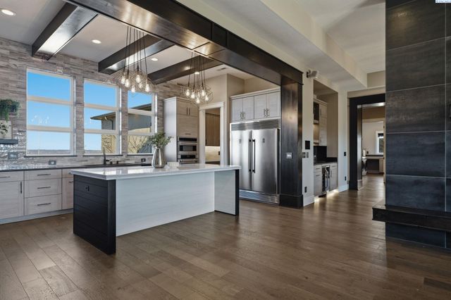 946 Heidel Ct, Richland, WA 99352