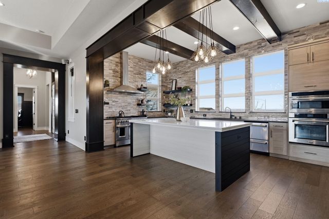 946 Heidel Ct, Richland, WA 99352