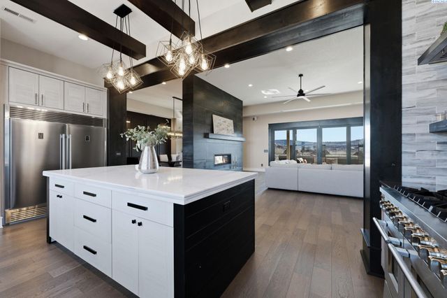 946 Heidel Ct, Richland, WA 99352