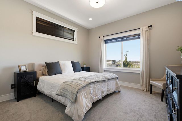 946 Heidel Ct, Richland, WA 99352