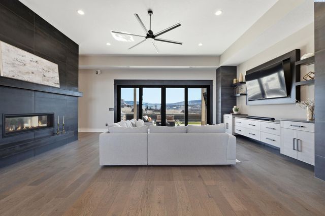 946 Heidel Ct, Richland, WA 99352