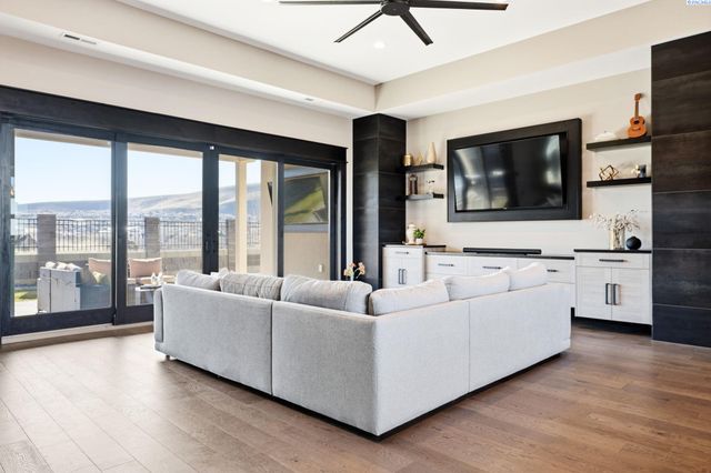 946 Heidel Ct, Richland, WA 99352