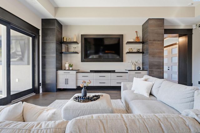 946 Heidel Ct, Richland, WA 99352