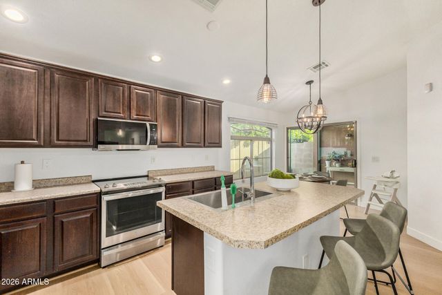 2725 E MINE CREEK Road 1101, Phoenix, AZ 85024