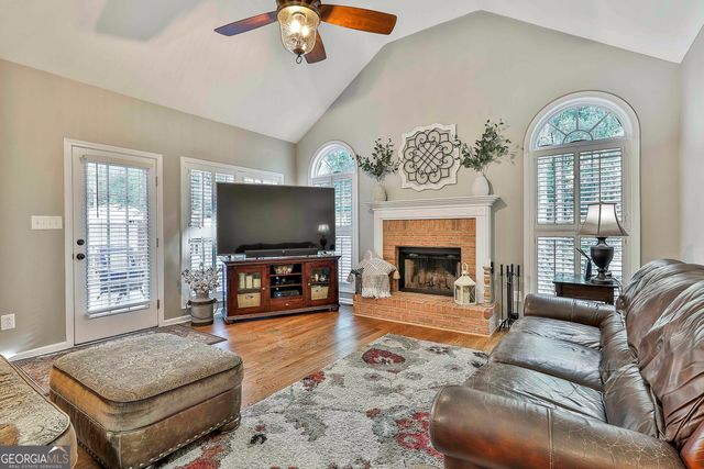 125 GLADYS Lane, Fayetteville, GA 30215