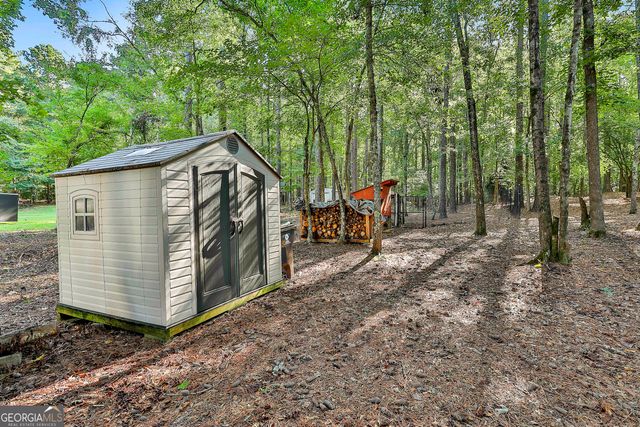 125 GLADYS Lane, Fayetteville, GA 30215