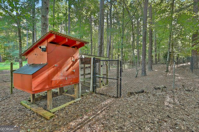 125 GLADYS Lane, Fayetteville, GA 30215