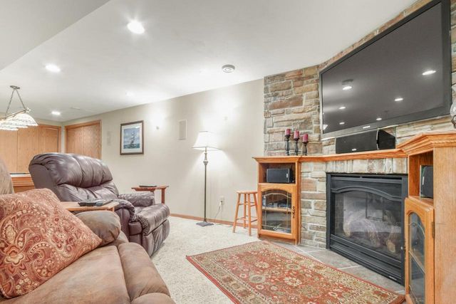 7126 New Washburn Way, Madison, WI 53719