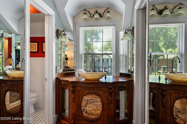 123 Gibson Rd, Louisville, KY 40207