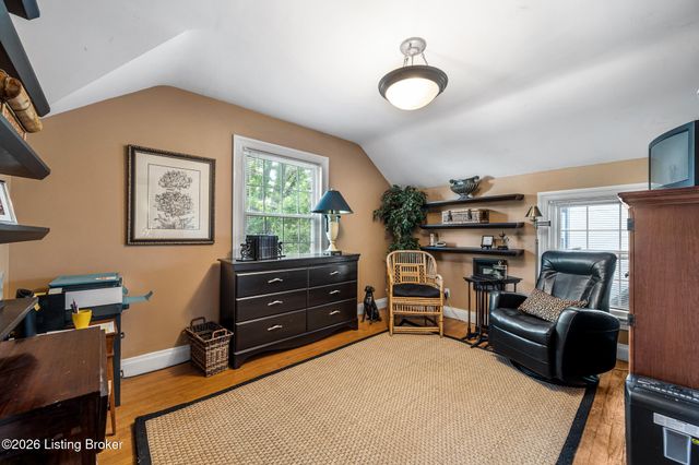 123 Gibson Rd, Louisville, KY 40207