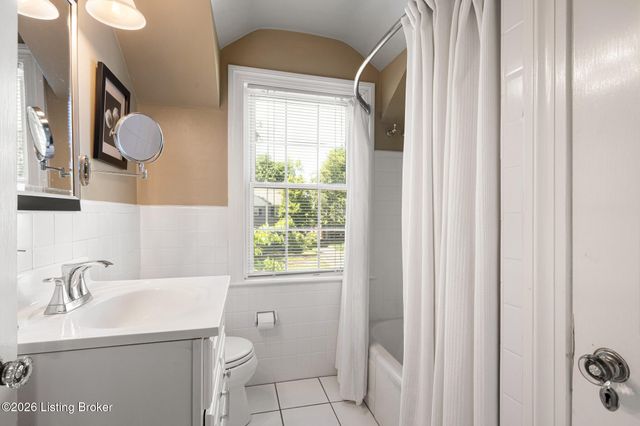 123 Gibson Rd, Louisville, KY 40207
