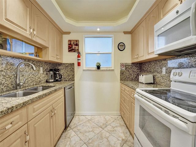 201 178th Dr 439, Sunny Isles Beach, FL 33160