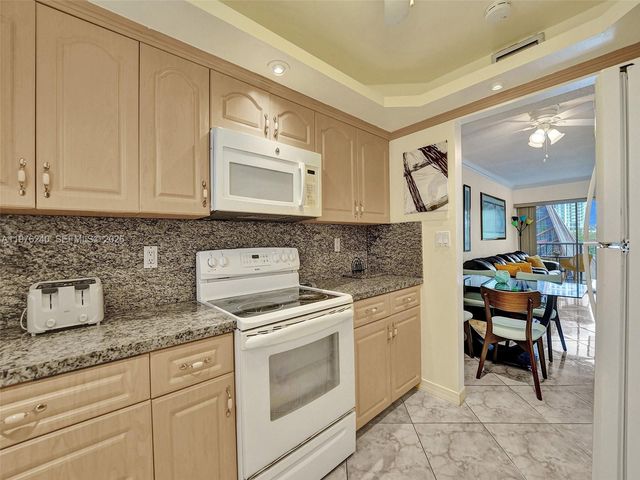 201 178th Dr 439, Sunny Isles Beach, FL 33160