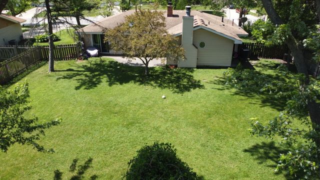 1624 W Weathersfield Way, Schaumburg, IL 60193