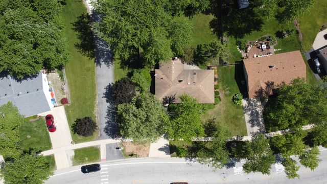 1624 W Weathersfield Way, Schaumburg, IL 60193