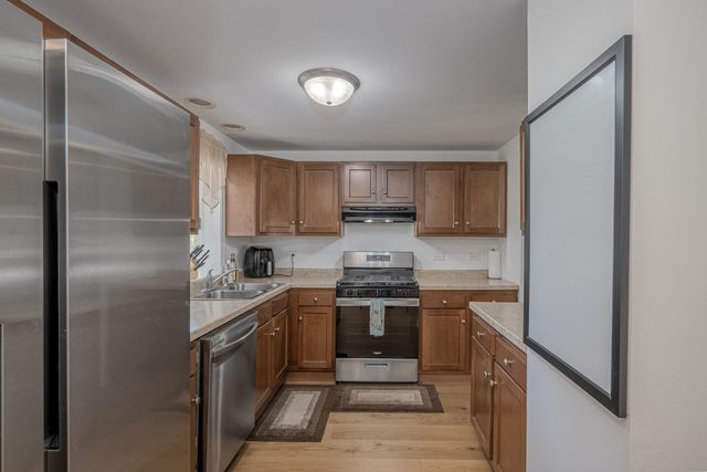 1624 W Weathersfield Way, Schaumburg, IL 60193