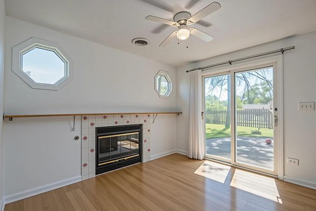 1624 W Weathersfield Way, Schaumburg, IL 60193