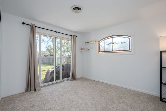 1624 W Weathersfield Way, Schaumburg, IL 60193