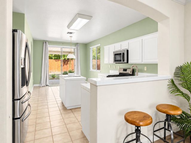 3111 Two Rivers Dr, Sacramento, CA 95833