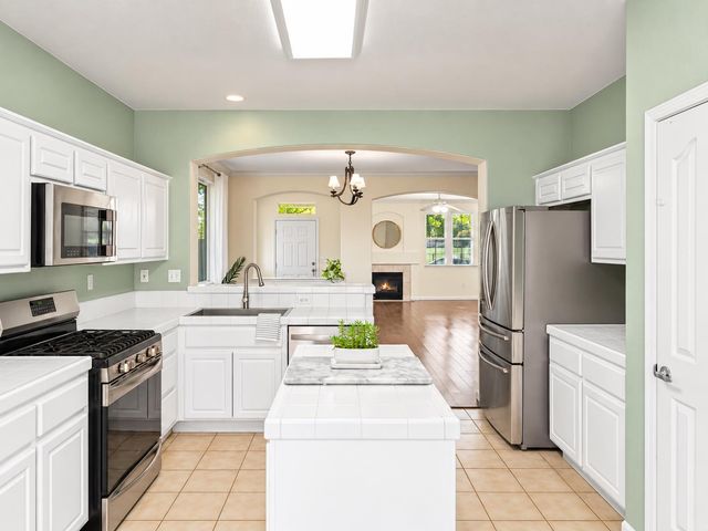3111 Two Rivers Dr, Sacramento, CA 95833