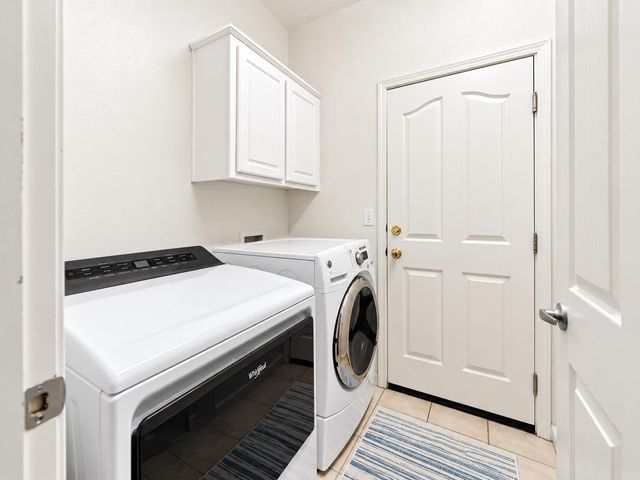 3111 Two Rivers Dr, Sacramento, CA 95833