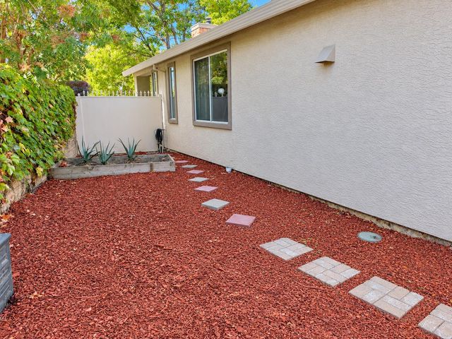 3111 Two Rivers Dr, Sacramento, CA 95833